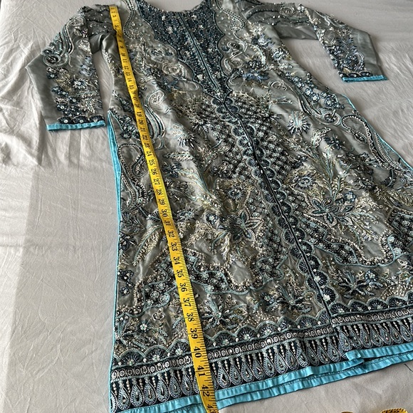 Fancy Pakistani 3pc Suit Shalwar kameez - Picture 8 of 11